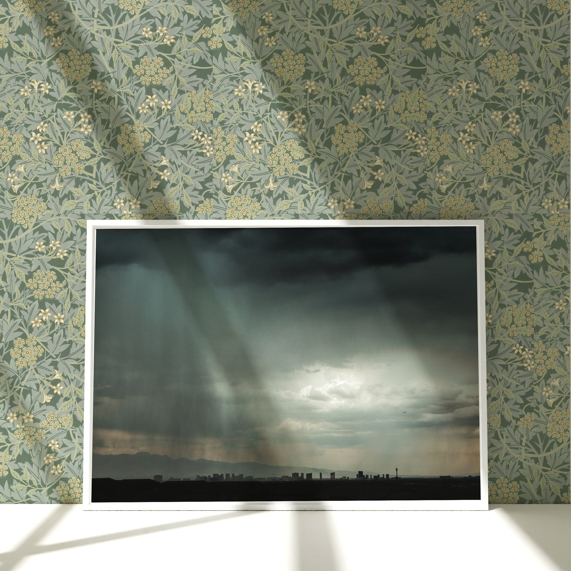 a picture of a picture of a storm coming in