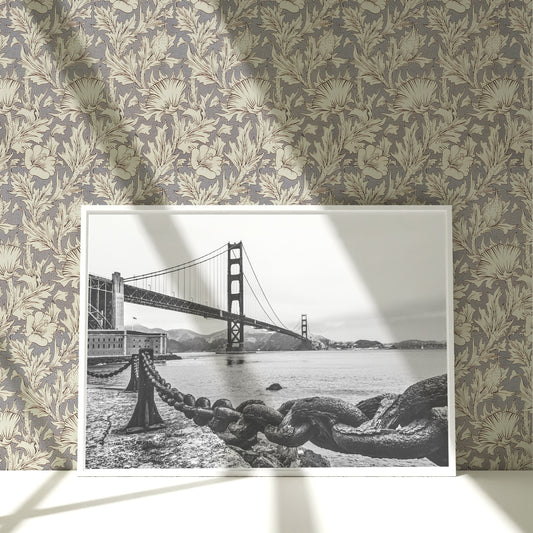 a black and white photo of the golden gate bridge